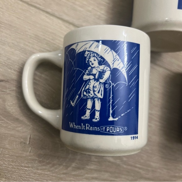 Set of 3 Vintage Morton Salt Coffee Mugs,1914,1921,1956 “When It Rains It Pours” - Picture 7 of 9